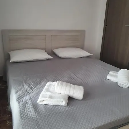 Callisto 2 Ermoúpoli